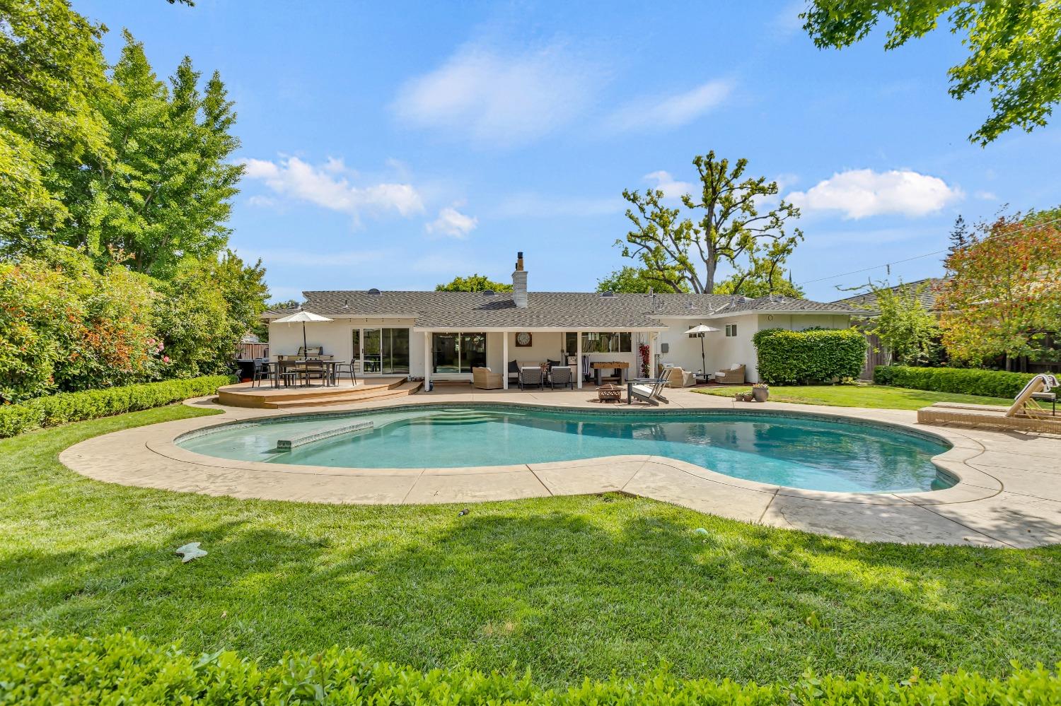 Detail Gallery Image 35 of 41 For 2837 Latham Dr, Sacramento,  CA 95864 - 3 Beds | 2/1 Baths