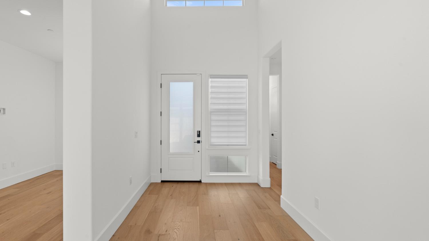 Detail Gallery Image 2 of 25 For 3840 Fletcher Peak Cir, Roseville,  CA 95661 - 4 Beds | 2/1 Baths