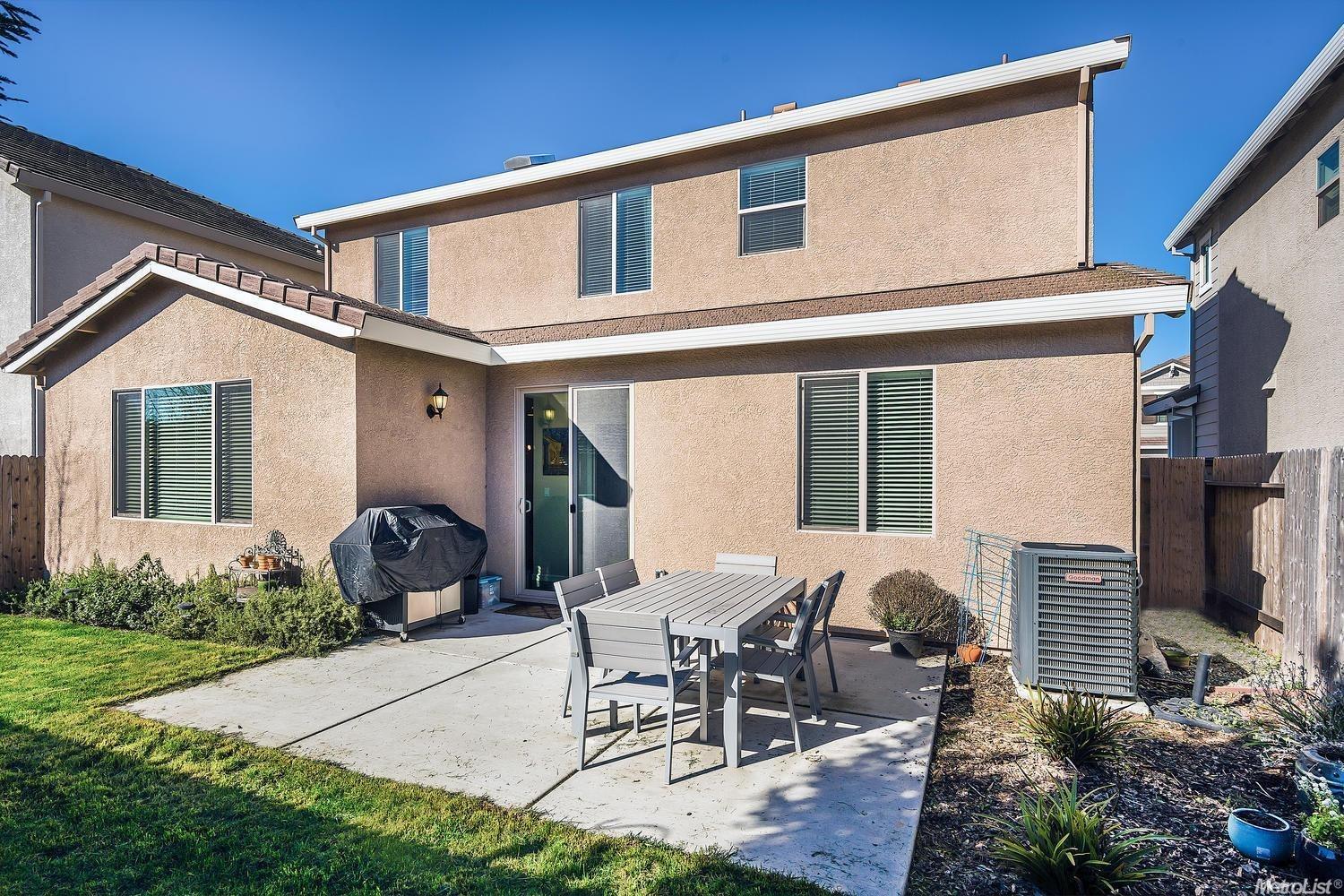 Detail Gallery Image 15 of 18 For 3577 Trentino St, Roseville,  CA 95747 - 4 Beds | 3 Baths