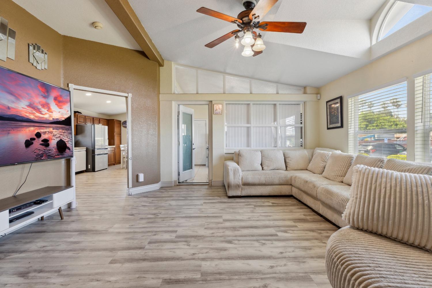 Detail Gallery Image 7 of 23 For 7341 Eleanor Ave, Oakdale,  CA 95361 - 3 Beds | 2 Baths