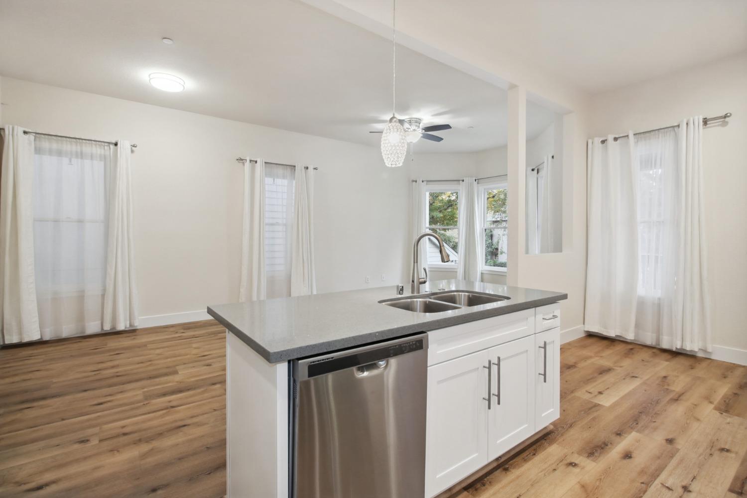 Detail Gallery Image 42 of 59 For 2021 S St, Sacramento,  CA 95811 - – Beds | – Baths