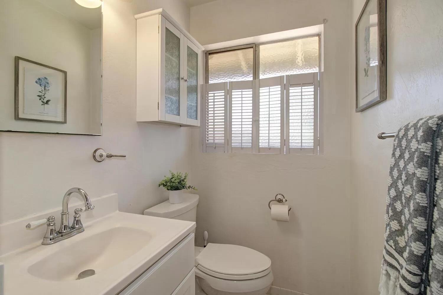 Detail Gallery Image 29 of 42 For 301 Baldwin Way, Sacramento,  CA 95864 - 5 Beds | 3 Baths