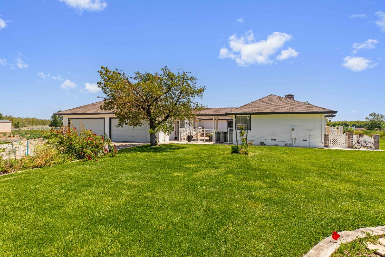 Detail Gallery Image 4 of 68 For 21299 E Highway 4, Stockton,  CA 95215 - 5 Beds | 4/1 Baths