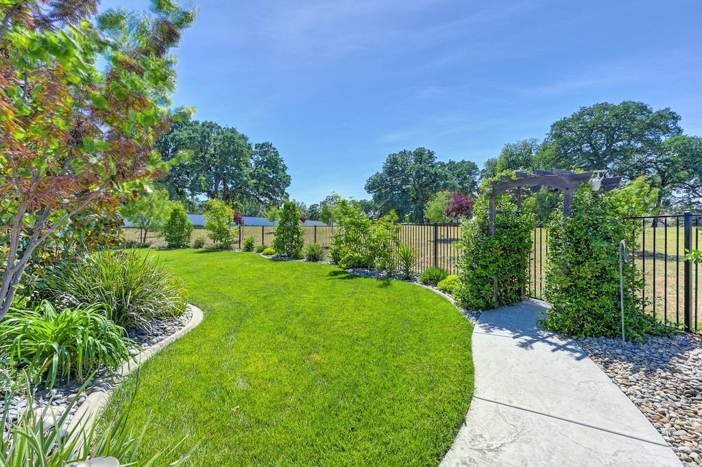 Detail Gallery Image 53 of 63 For 7527 Country Oaks Ln, Orangevale,  CA 95662 - 5 Beds | 4/1 Baths