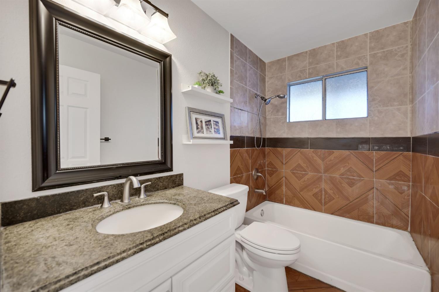 Detail Gallery Image 20 of 27 For 356 Yampa Cir, Sacramento,  CA 95838 - 3 Beds | 2 Baths