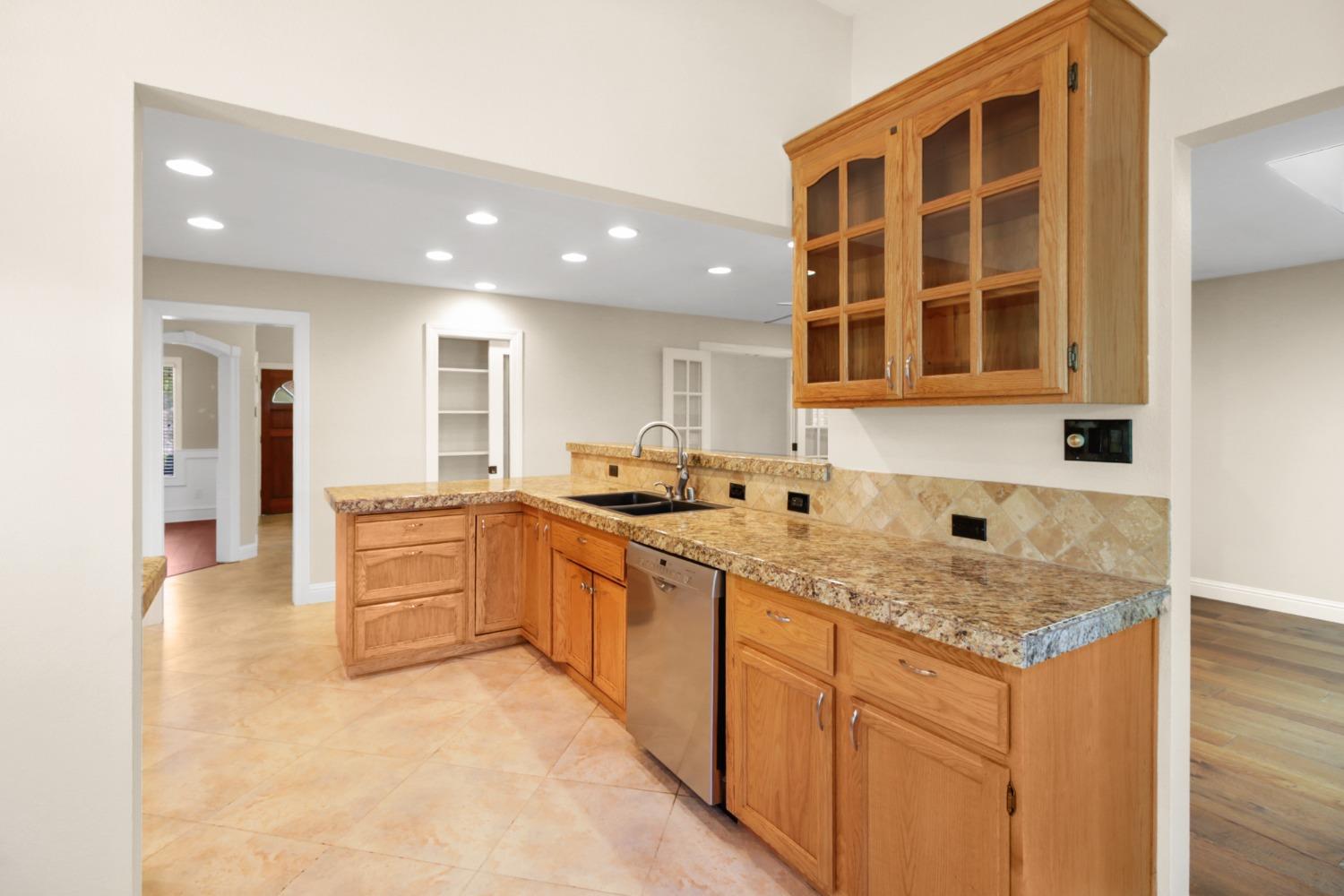 Detail Gallery Image 22 of 78 For 8401 Kroeger Ct, Fair Oaks,  CA 95628 - 4 Beds | 3 Baths