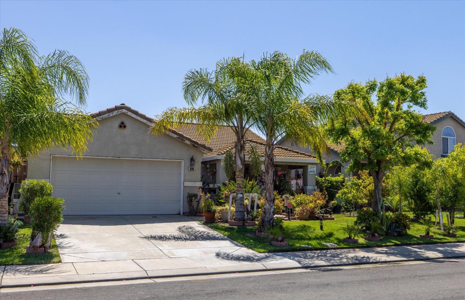 Detail Gallery Image 2 of 57 For 4116 Vercelli St, Stockton,  CA 95206 - 3 Beds | 2 Baths