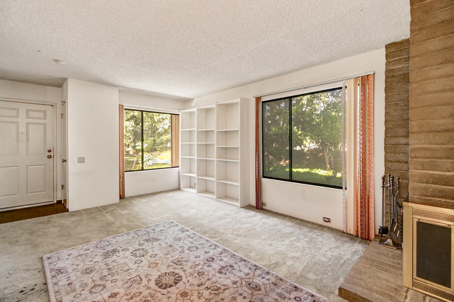 Detail Gallery Image 6 of 48 For 26 Adelphi Ct, Sacramento,  CA 95825 - 3 Beds | 2/1 Baths