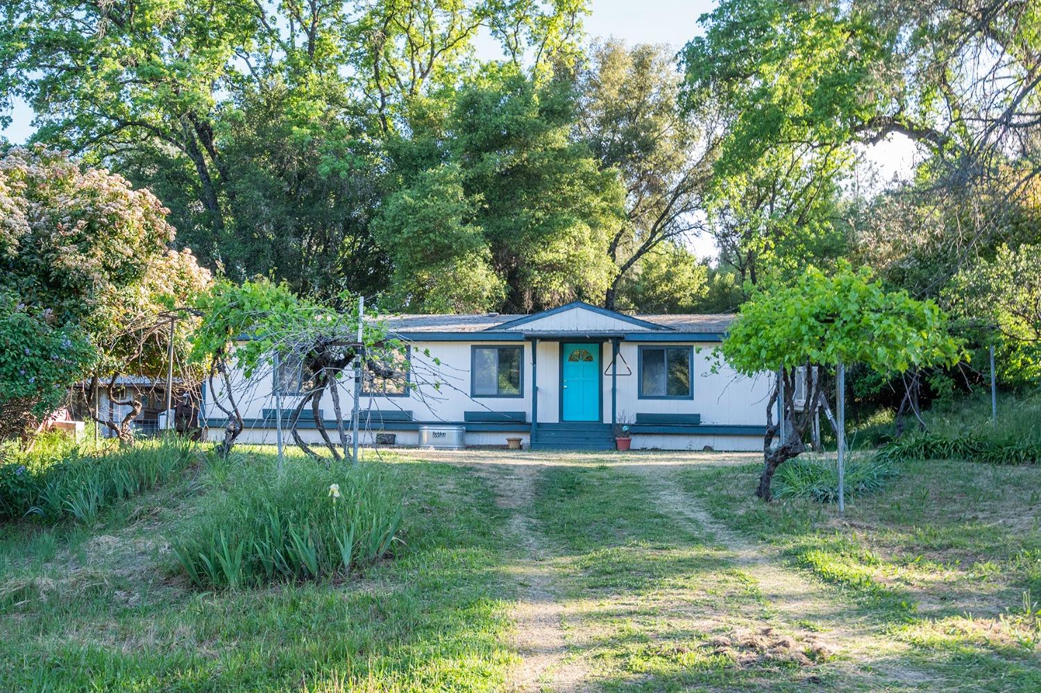 Detail Gallery Image 2 of 70 For 13930 Fiddletown Rd, Fiddletown,  CA 95629 - 3 Beds | 2/1 Baths