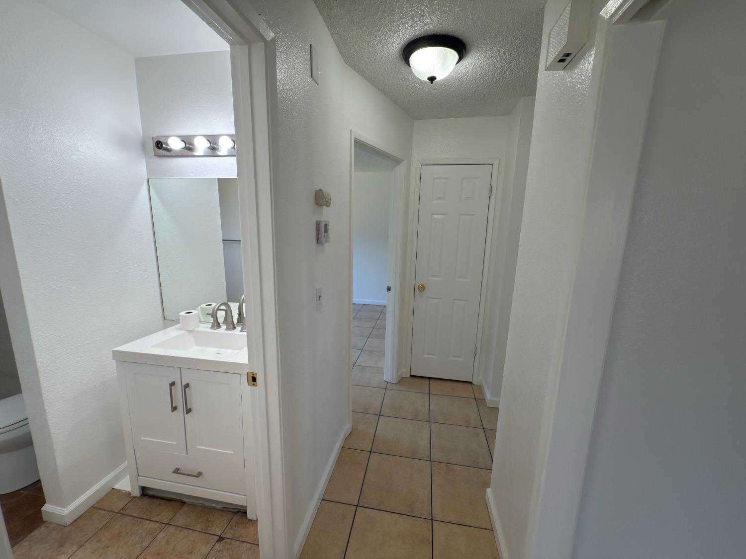 Detail Gallery Image 11 of 15 For 316 Yampa Cir, Sacramento,  CA 95838 - 3 Beds | 1 Baths