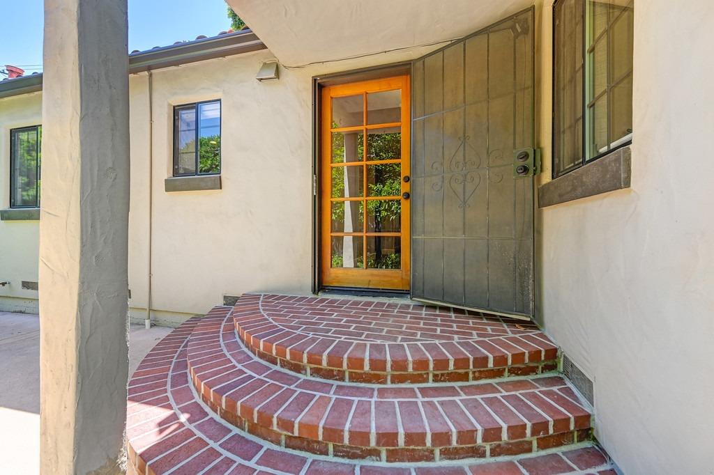 Detail Gallery Image 34 of 46 For 849 10th Ave, Sacramento,  CA 95818 - 3 Beds | 2 Baths