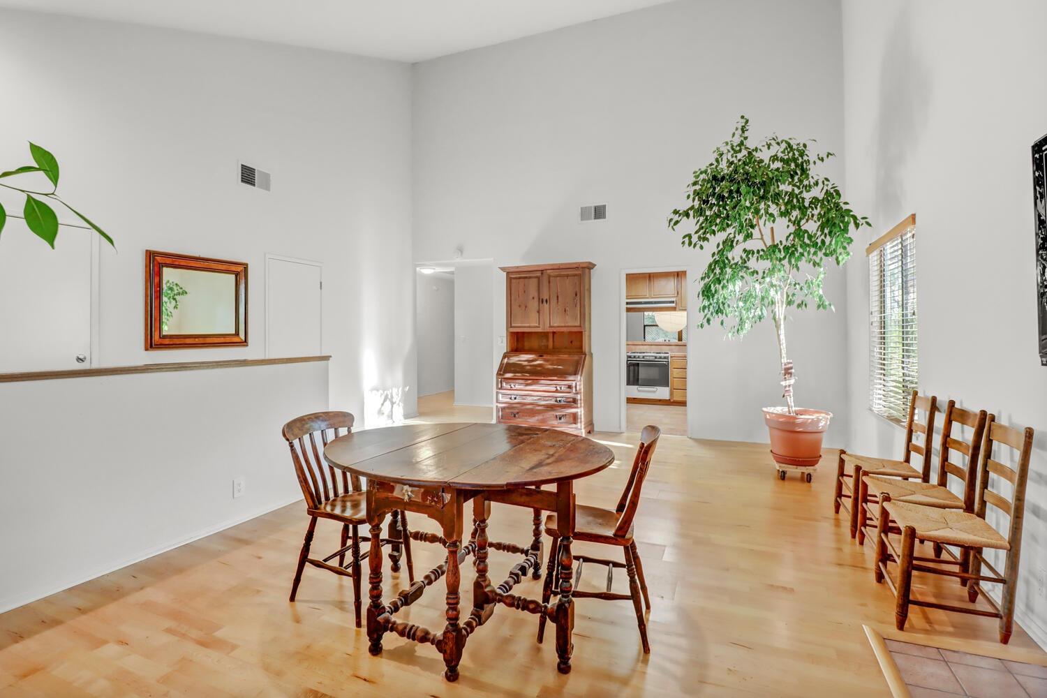 Oyster Bay Avenue, Davis, California image 8