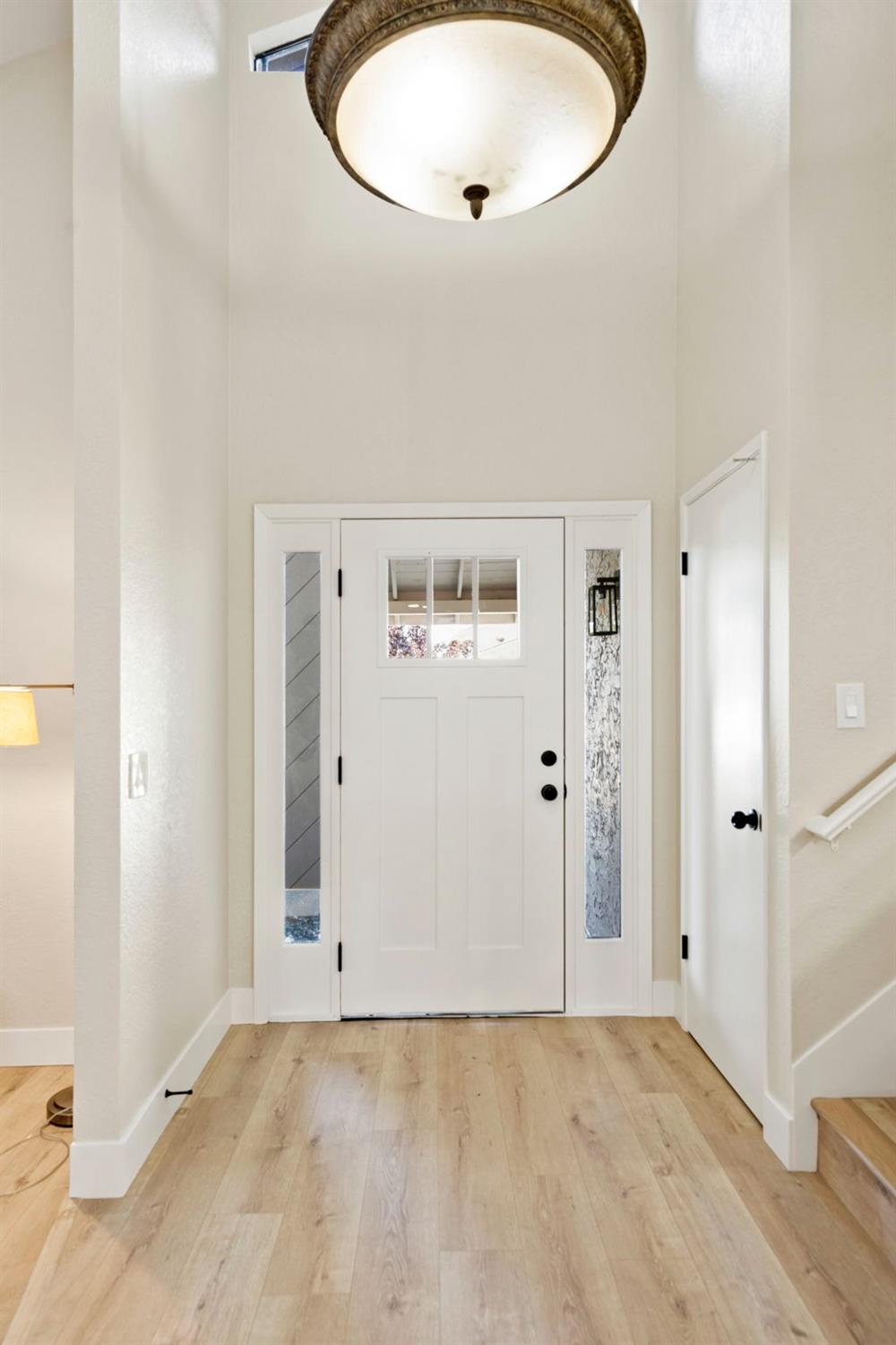 Detail Gallery Image 4 of 32 For 8044 Hoopes Dr, Citrus Heights,  CA 95610 - 3 Beds | 2/1 Baths