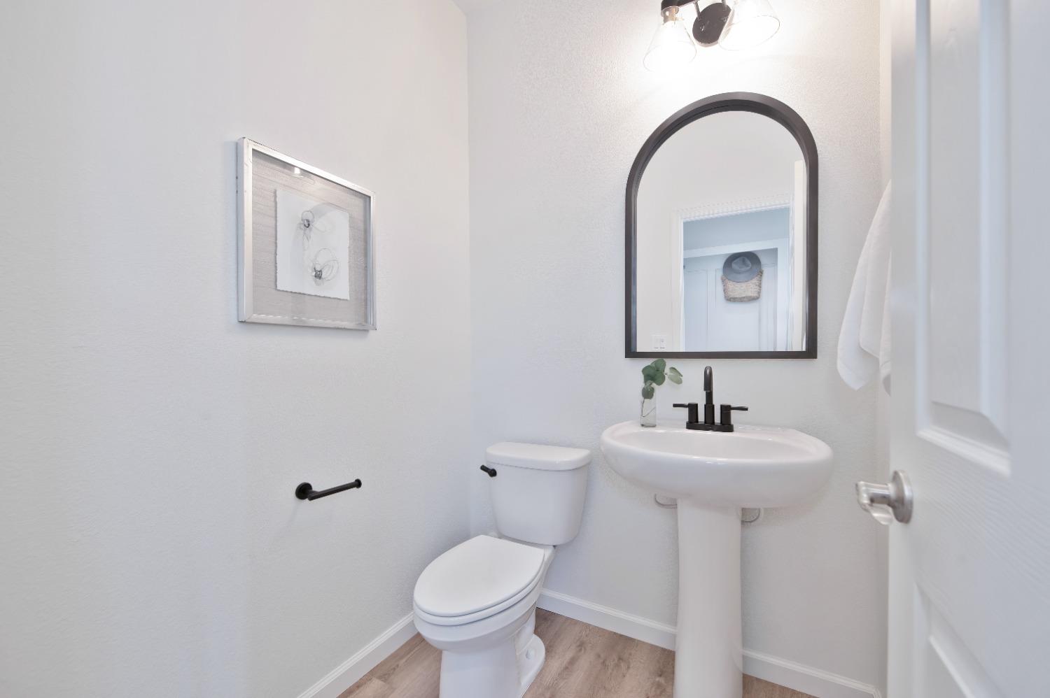 Detail Gallery Image 14 of 37 For 1336 Stark Bridge Rd, Lincoln,  CA 95648 - 4 Beds | 2/1 Baths