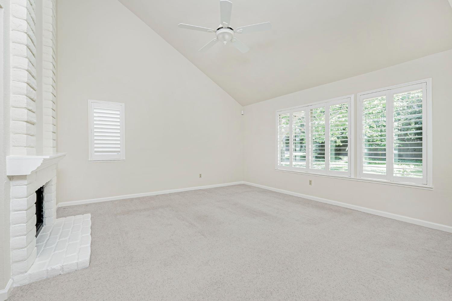 Photo #12: 225059717 Listing: Photo #12