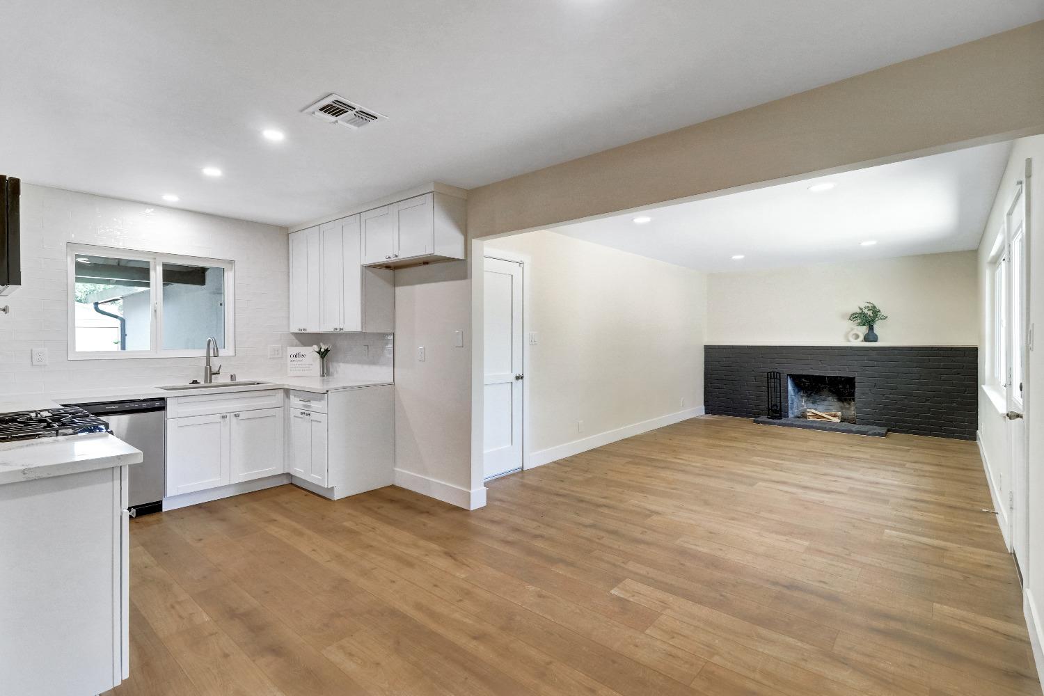 Detail Gallery Image 9 of 37 For 6004 Westbrook Dr, Citrus Heights,  CA 95621 - 3 Beds | 2 Baths