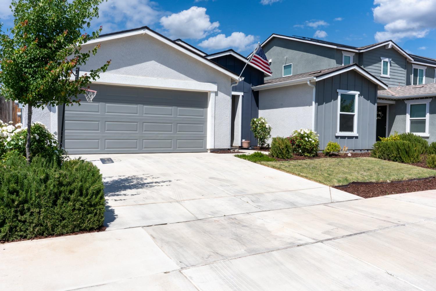 Detail Gallery Image 2 of 48 For 627 Suzanne Dr, Merced,  CA 95348 - 4 Beds | 2 Baths