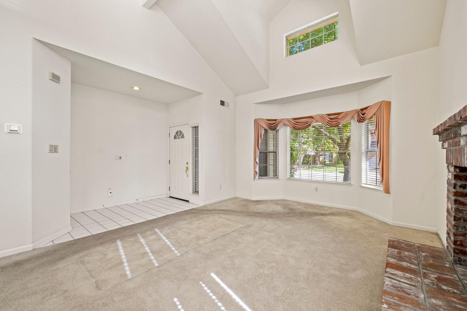 Detail Gallery Image 5 of 56 For 2936 Trigo Way, Sacramento,  CA 95833 - 3 Beds | 2/1 Baths