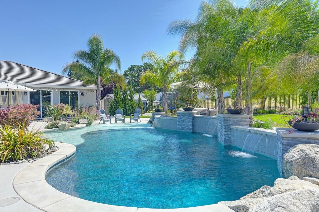 Detail Gallery Image 47 of 63 For 7527 Country Oaks Ln, Orangevale,  CA 95662 - 5 Beds | 4/1 Baths