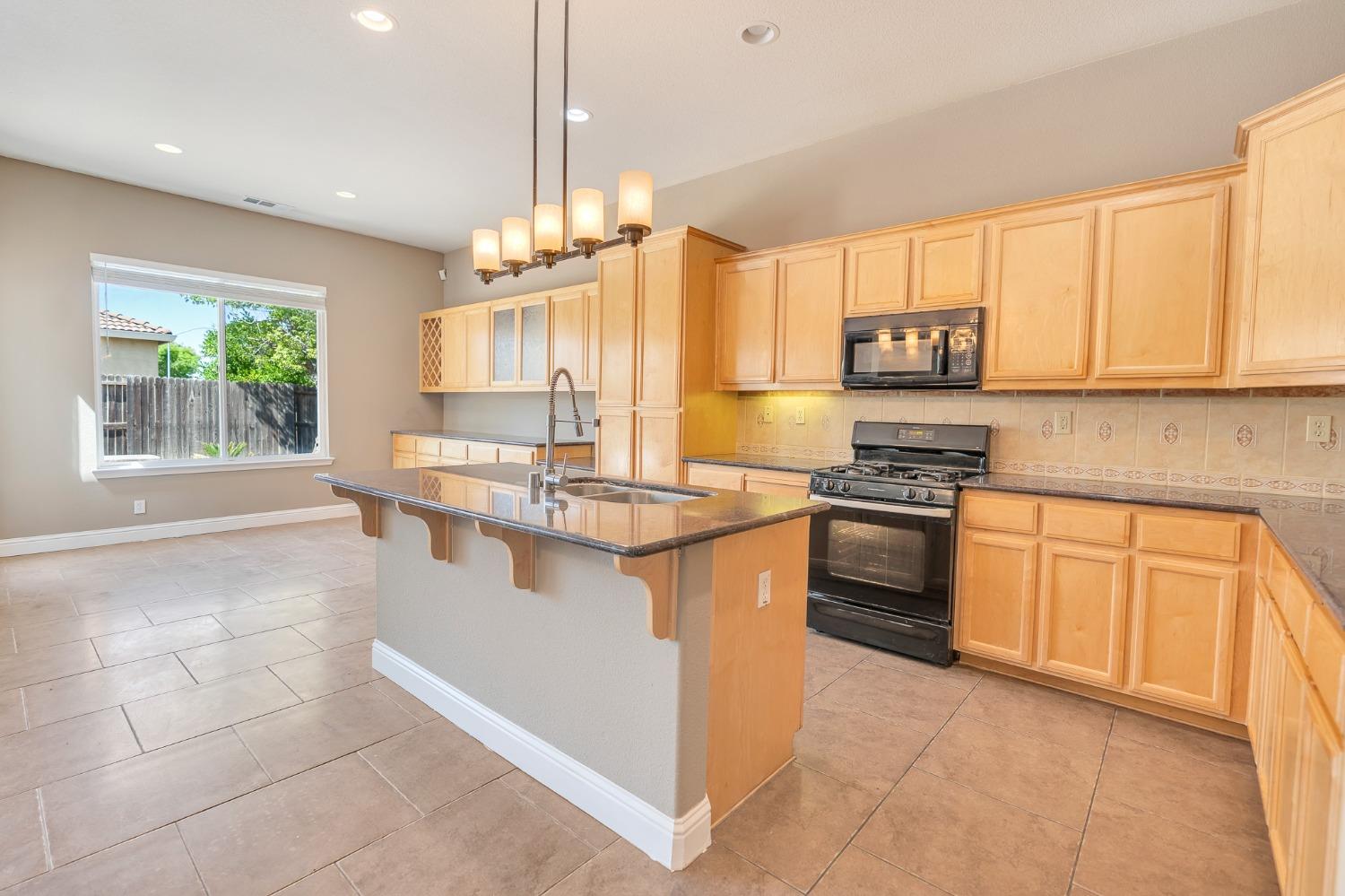 Detail Gallery Image 25 of 67 For 2196 Naples Ct, Los Banos,  CA 93635 - 3 Beds | 2 Baths