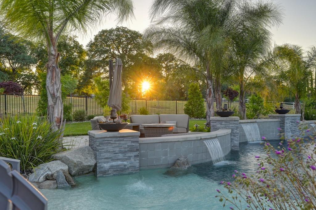 Detail Gallery Image 55 of 63 For 7527 Country Oaks Ln, Orangevale,  CA 95662 - 5 Beds | 4/1 Baths