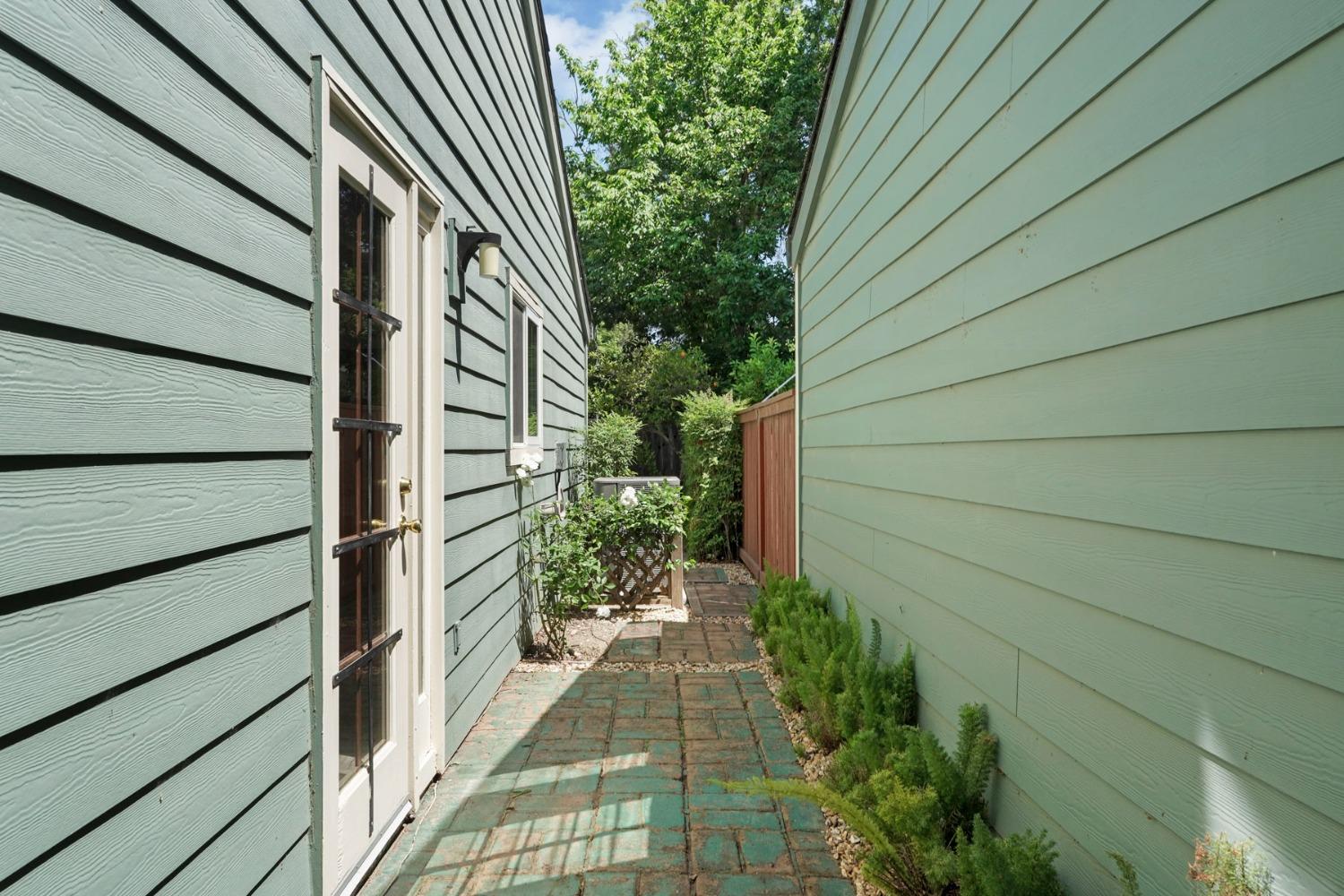Renoir Avenue, Davis, California image 48
