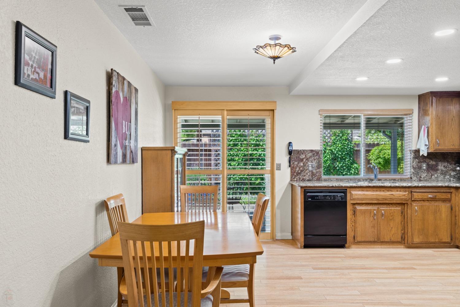Detail Gallery Image 19 of 36 For 14535 Arapaho Way, Manteca,  CA 95336 - 3 Beds | 2 Baths