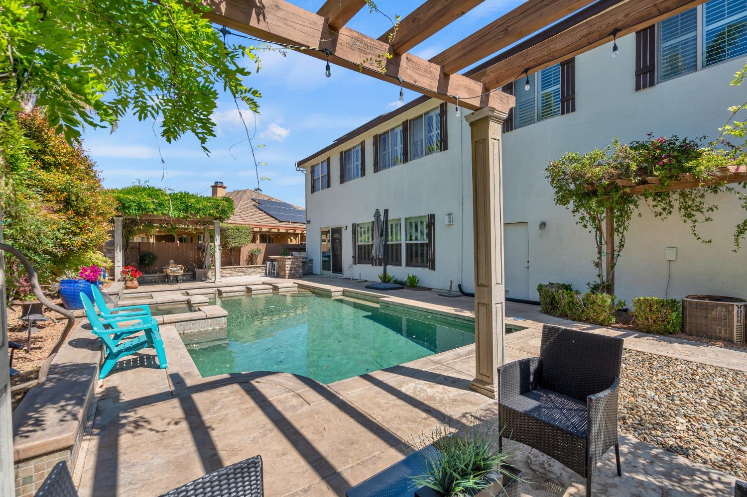 Detail Gallery Image 67 of 94 For 6600 Caprezzo Way, Elk Grove,  CA 95757 - 5 Beds | 4/1 Baths