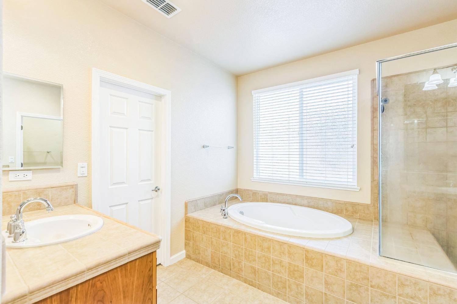 Flora Way, Lincoln, California image 14