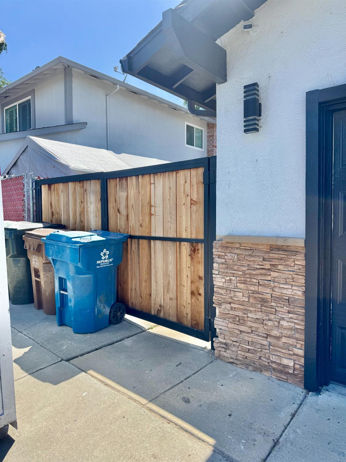 Detail Gallery Image 3 of 40 For 2304 Candlestick Dr, Antioch,  CA 94509 - 3 Beds | 2/1 Baths