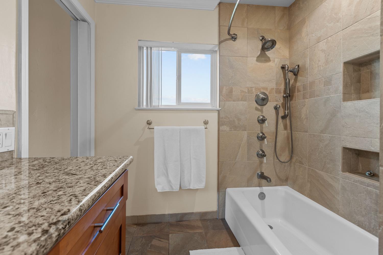 Detail Gallery Image 18 of 59 For 3800 Winona Way, North Highlands,  CA 95660 - 5 Beds | 3 Baths