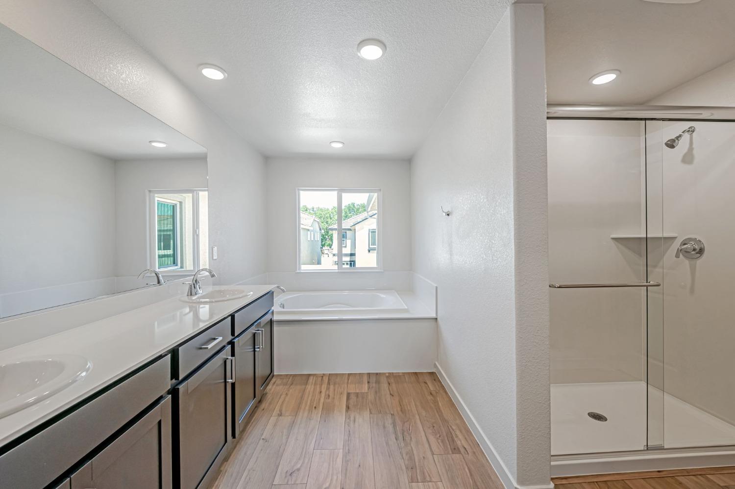 Detail Gallery Image 5 of 13 For 762 Whitewater Ct, West Sacramento,  CA 95605 - 4 Beds | 3 Baths