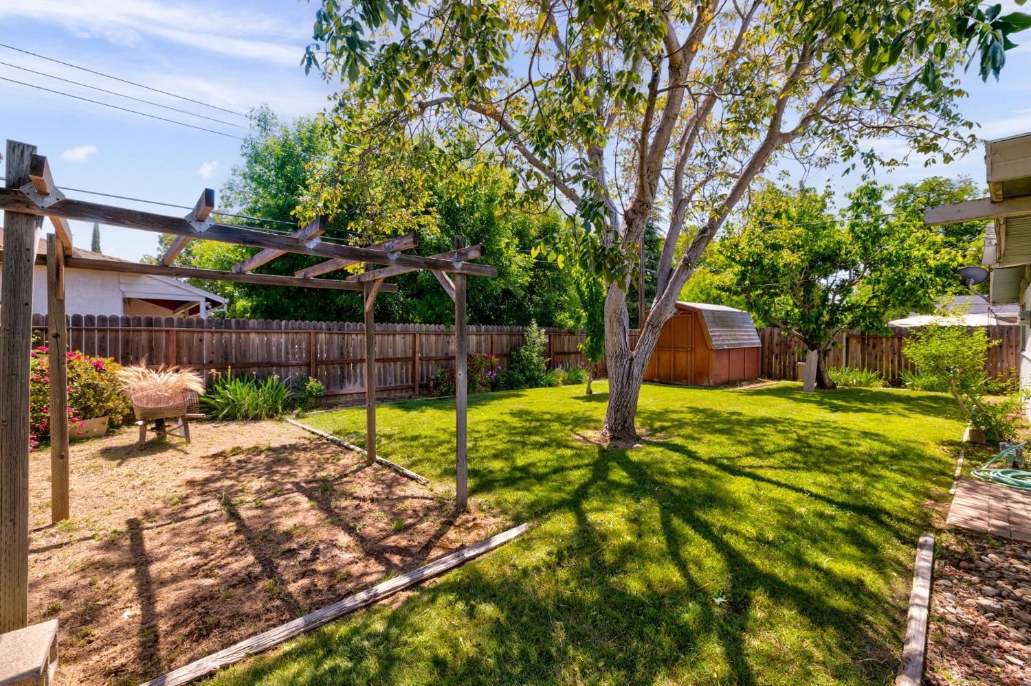 Detail Gallery Image 33 of 41 For 5925 Garibaldi St, Sacramento,  CA 95824 - 3 Beds | 1 Baths