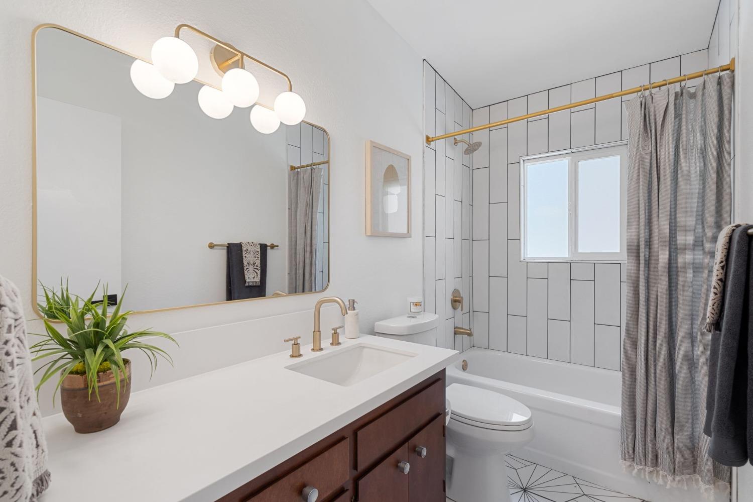 Detail Gallery Image 18 of 22 For 7625 Northeast Cir, Citrus Heights,  CA 95610 - 3 Beds | 2 Baths