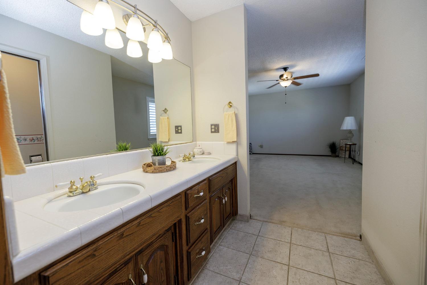 Oakridge Court, Modesto, California image 23