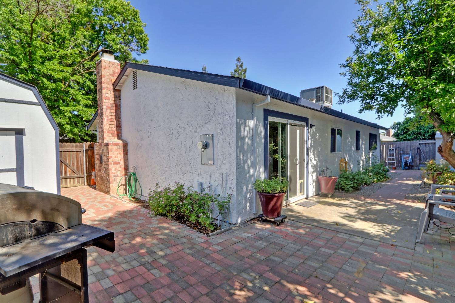Detail Gallery Image 28 of 32 For 7463 Versailles Way, Sacramento,  CA 95842 - 3 Beds | 2 Baths