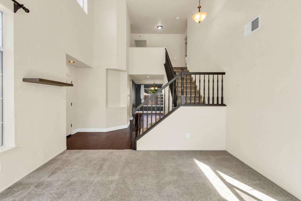 Detail Gallery Image 4 of 37 For 5209 Copper Ridge Way, Antelope,  CA 95843 - 4 Beds | 2/1 Baths