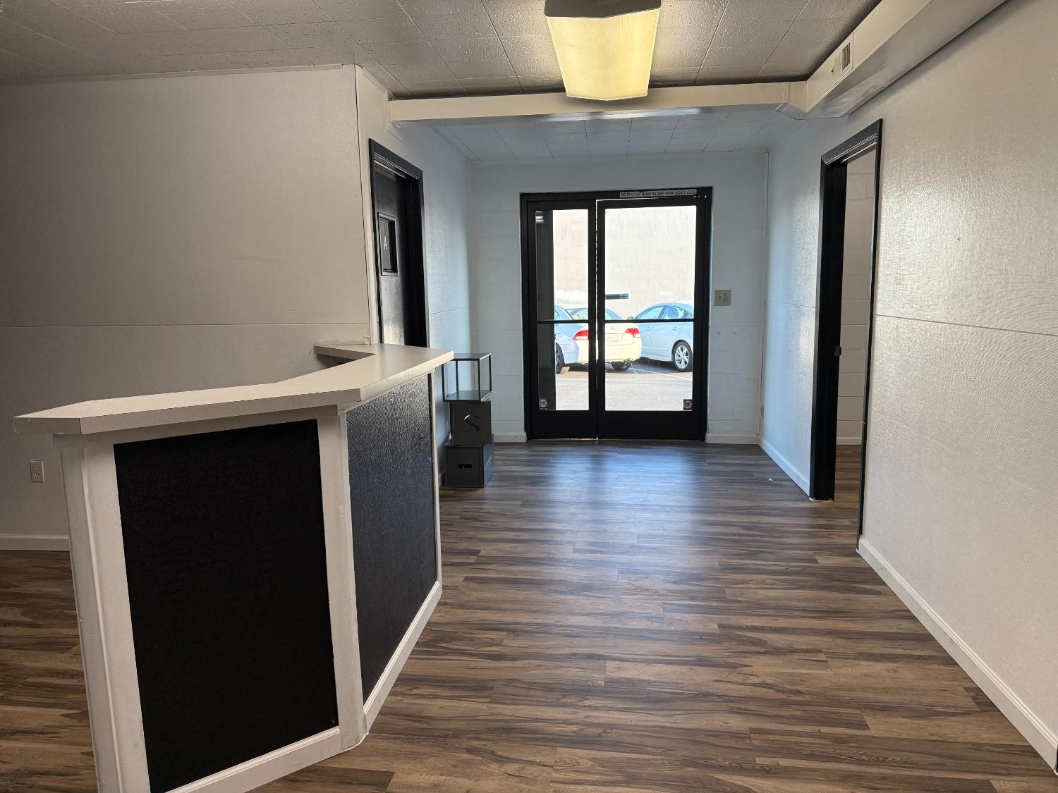Detail Gallery Image 2 of 10 For 138 W Yosemite Ave, Manteca,  CA 95336 - – Beds | – Baths