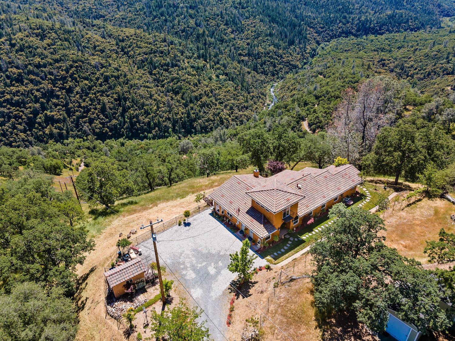 Detail Gallery Image 3 of 40 For 6801 Sagittarius Rd, Placerville,  CA 95667 - 3 Beds | 2/1 Baths