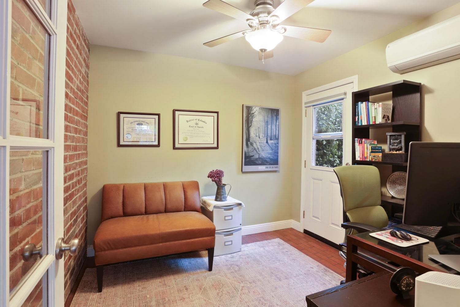 Detail Gallery Image 13 of 25 For 930 Sycamore Ave, Modesto,  CA 95350 - 4 Beds | 3/1 Baths