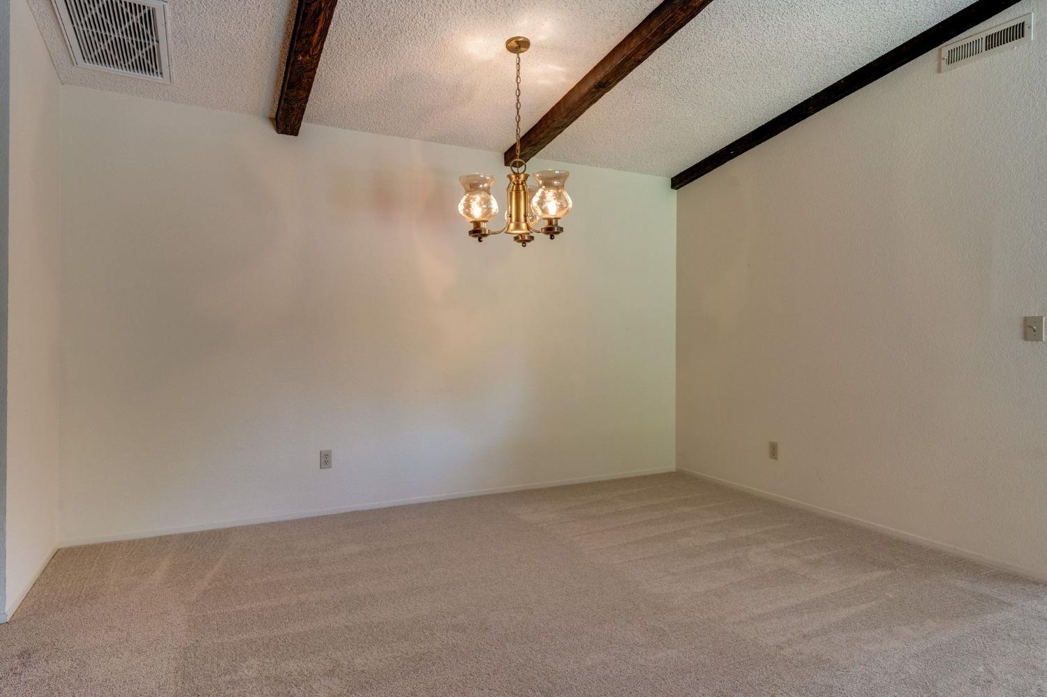 Detail Gallery Image 19 of 40 For 8700 Tipton Ct, Elk Grove,  CA 95624 - 3 Beds | 2/1 Baths