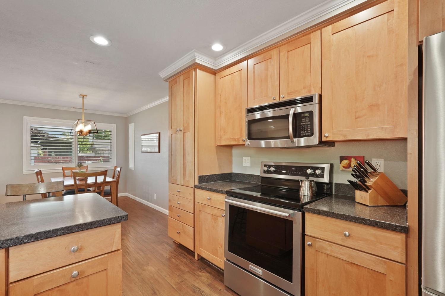 Detail Gallery Image 14 of 37 For 2235 Starr Dr, Lodi,  CA 95242 - 3 Beds | 2 Baths