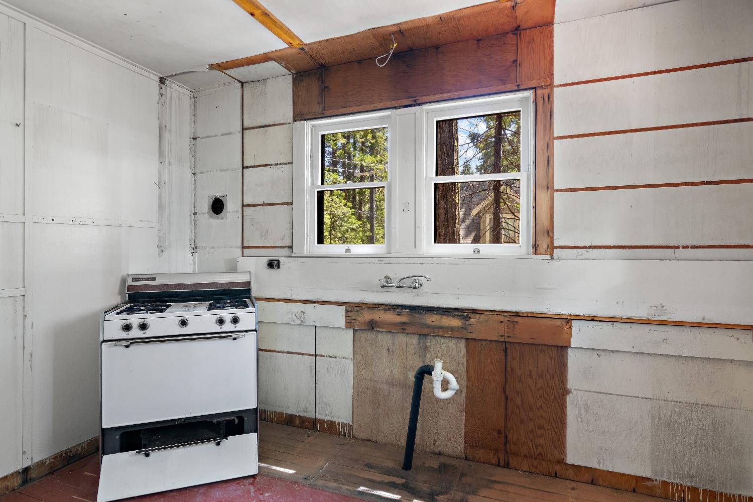 Detail Gallery Image 5 of 16 For 25726 Long Barn Sugar Pine Rd, Long Barn,  CA 95335 - 2 Beds | 1/1 Baths