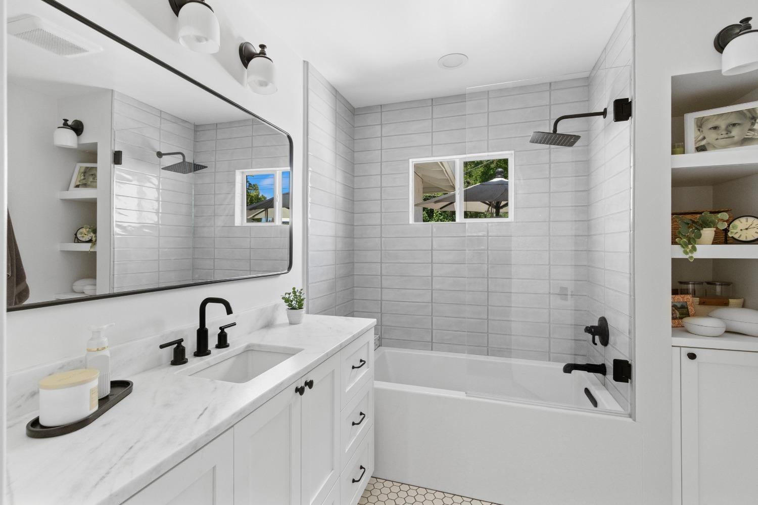 Detail Gallery Image 19 of 41 For 2837 Latham Dr, Sacramento,  CA 95864 - 3 Beds | 2/1 Baths