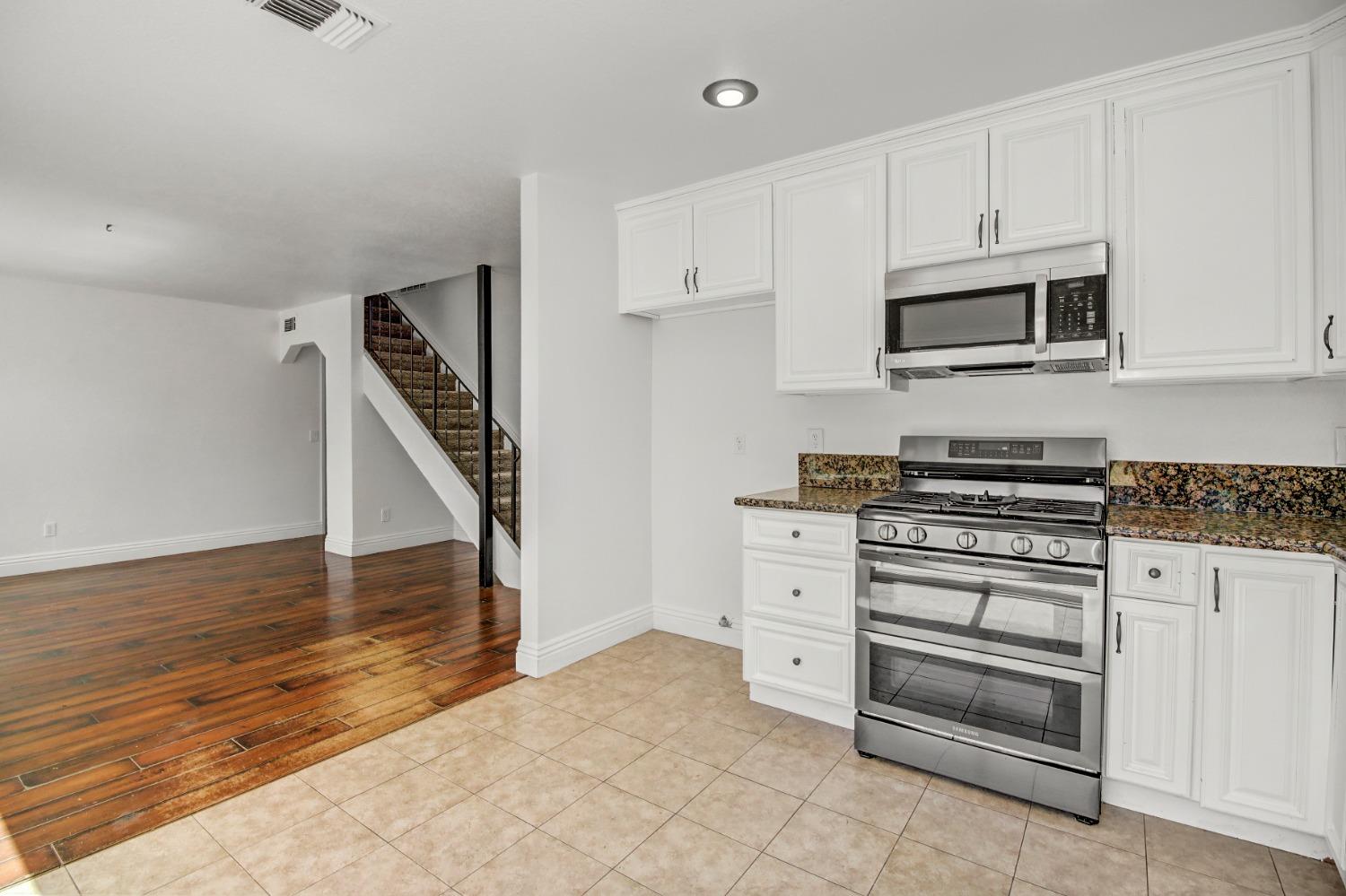 Detail Gallery Image 15 of 39 For 5756 Himalaya Way, Citrus Heights,  CA 95621 - 4 Beds | 3/1 Baths