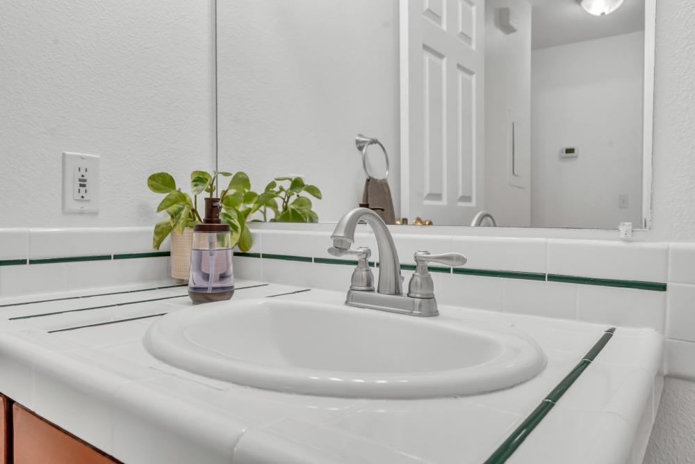 Photo #12: 225059817 Listing: Photo #12