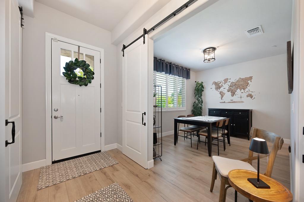 Detail Gallery Image 13 of 63 For 7527 Country Oaks Ln, Orangevale,  CA 95662 - 5 Beds | 4/1 Baths
