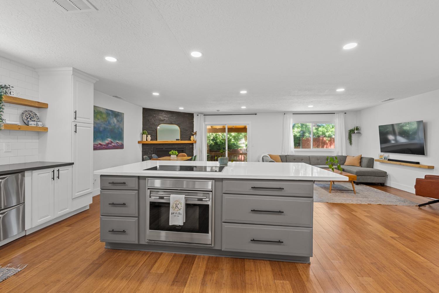 Detail Gallery Image 3 of 38 For 7889 Olive St, Fair Oaks,  CA 95628 - 3 Beds | 2 Baths