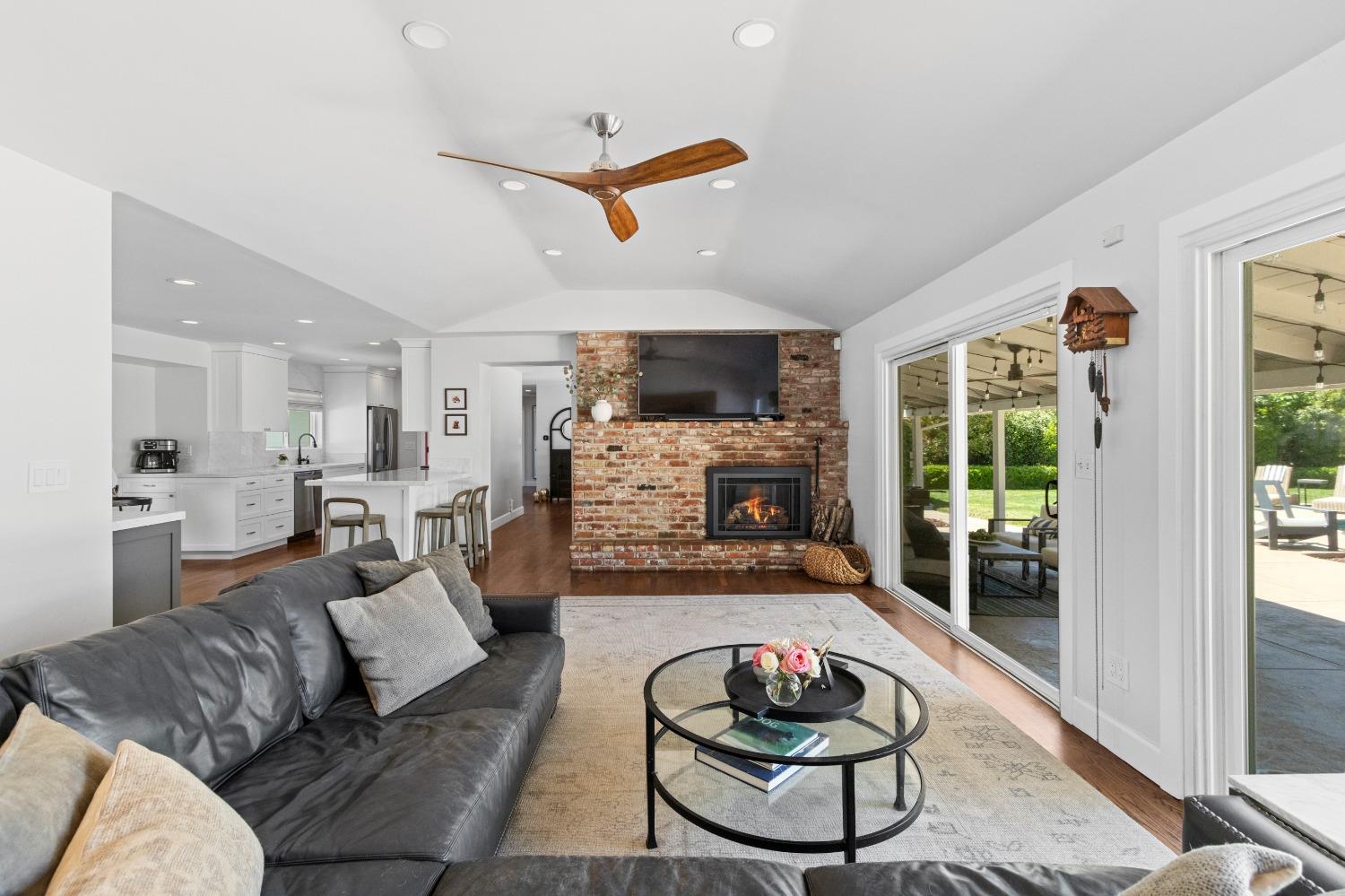 Detail Gallery Image 15 of 41 For 2837 Latham Dr, Sacramento,  CA 95864 - 3 Beds | 2/1 Baths