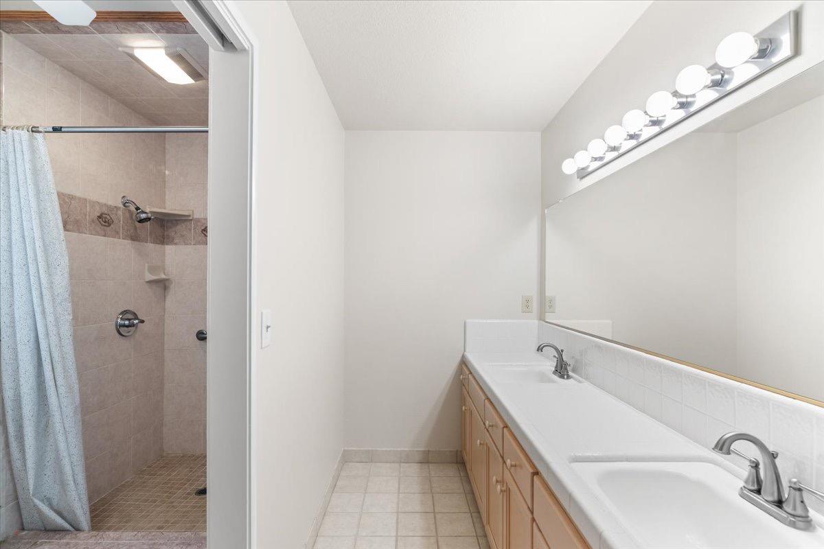 Detail Gallery Image 37 of 51 For 2501 Continental Dr, Modesto,  CA 95355 - 3 Beds | 2 Baths